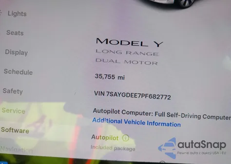 2023 Tesla Model Y Awd/Long Range Dual Motor All-Wheel Drive z USA, uszkodzony, nr VIN 7SAYGDEE7PF682772